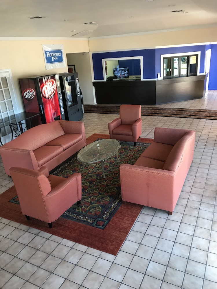 Relax Inn Channelview 25/39