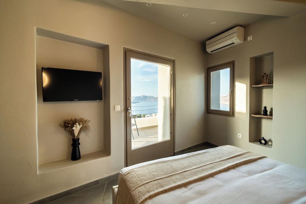 DIAMOND, SUITE, CALDERA VIEW, PLUNGE POOL