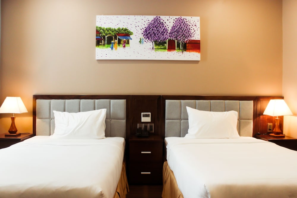 Superior, Twin Beds, No Window