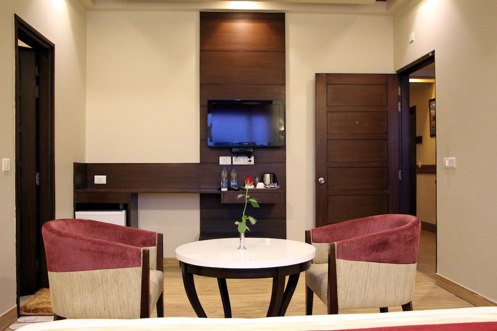 Hotel Dasaprakash 34/38