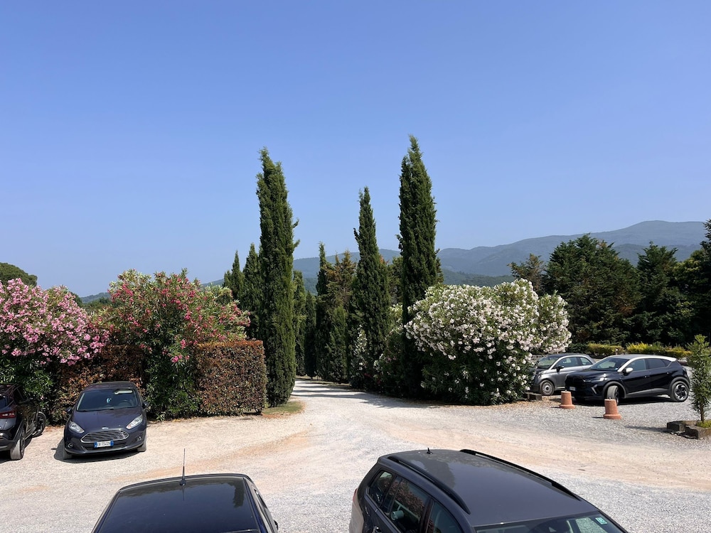Villa Cheli Hotel 55/75