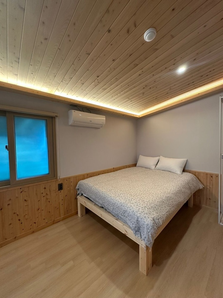 DELUXE, SUITE