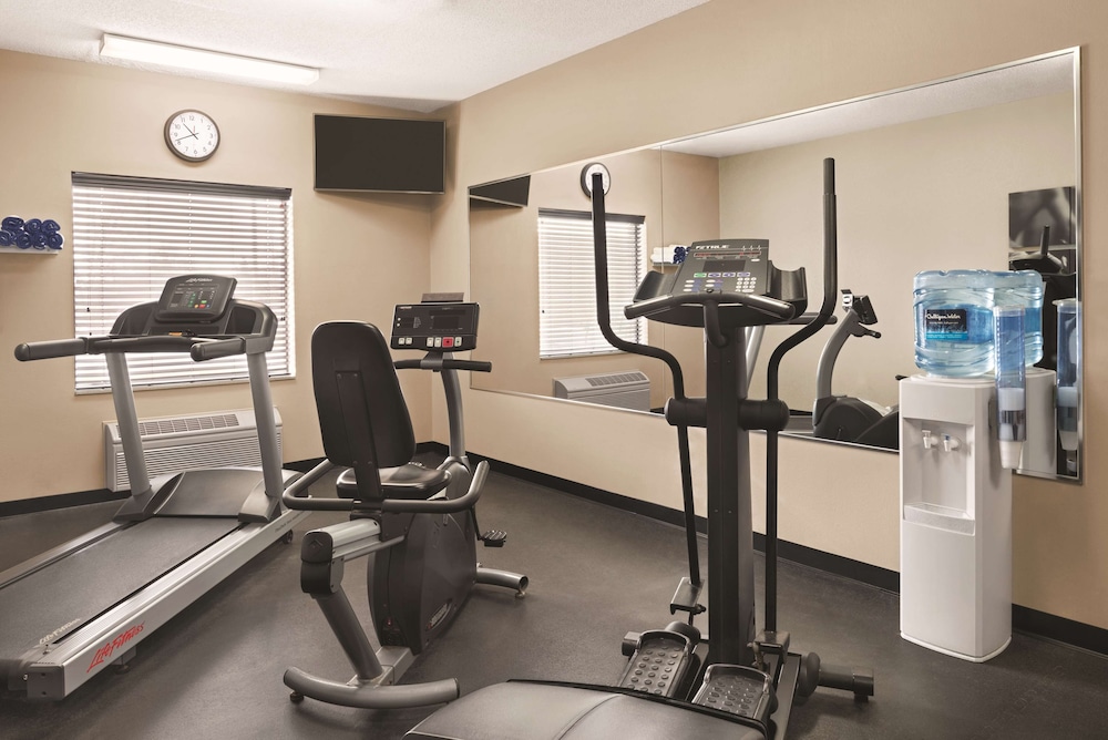 Country Inn & Suites by Radisson, Dayton South, OH 23/54
