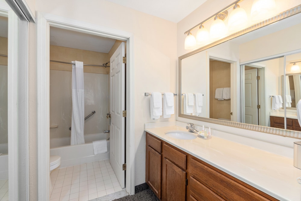 Residences at Daniel Webster 48/50