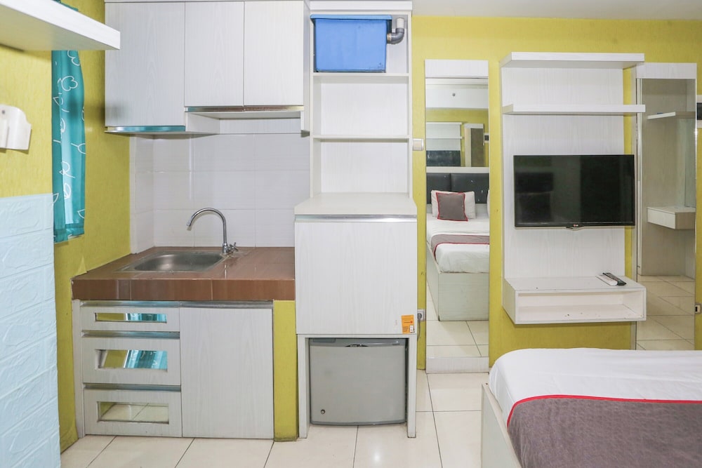 OYO 498 Green Lake View Ciputat 50/65