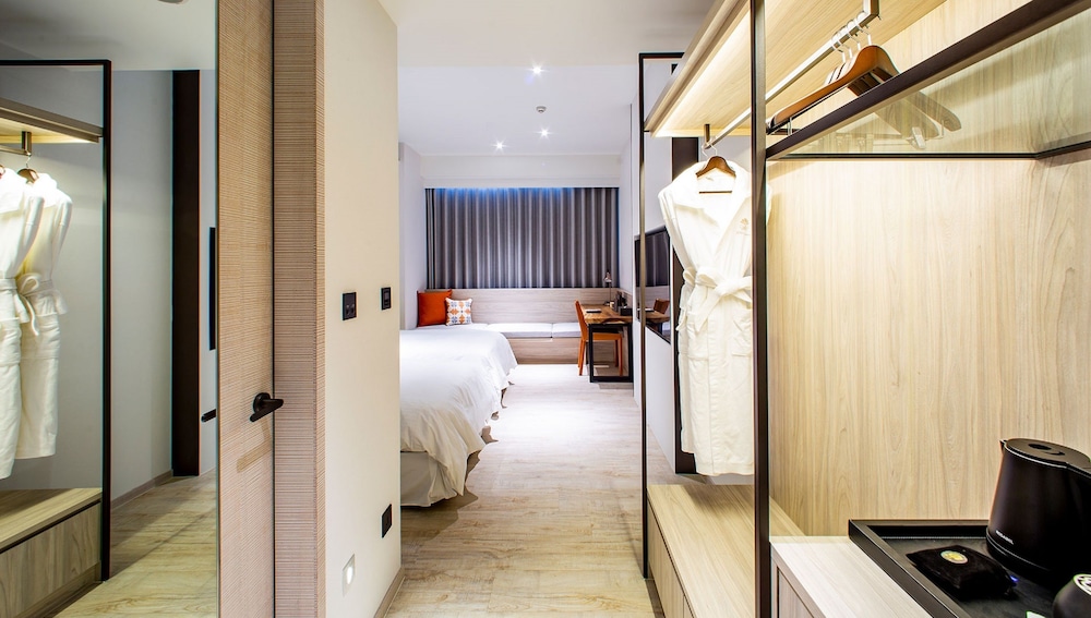 JSL hotel 18/70