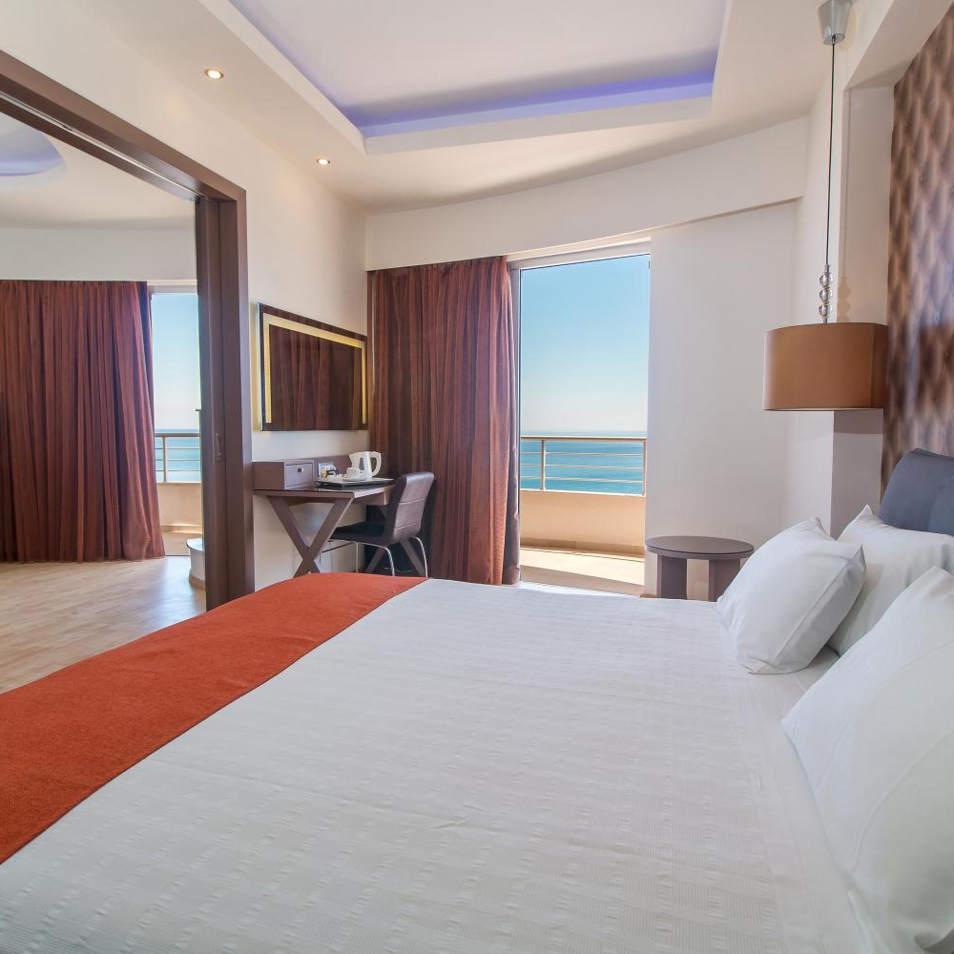 Panoramic, Suite, Sea View, Outdoor Jetted Tub