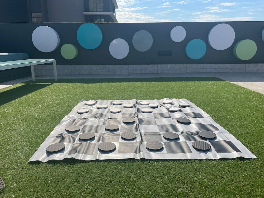 Zest Boutique Hotel 43/49