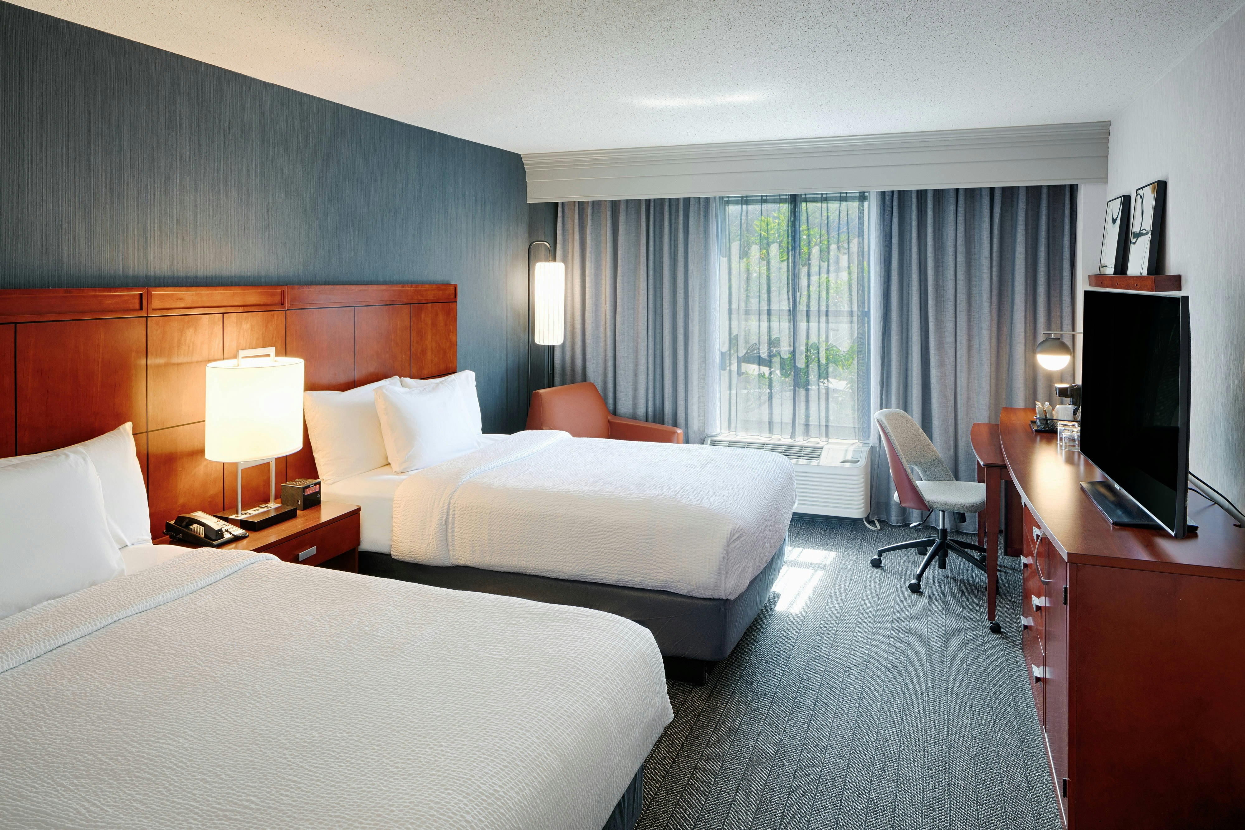 Courtyard By Marriott Springfield Downtown 6/18