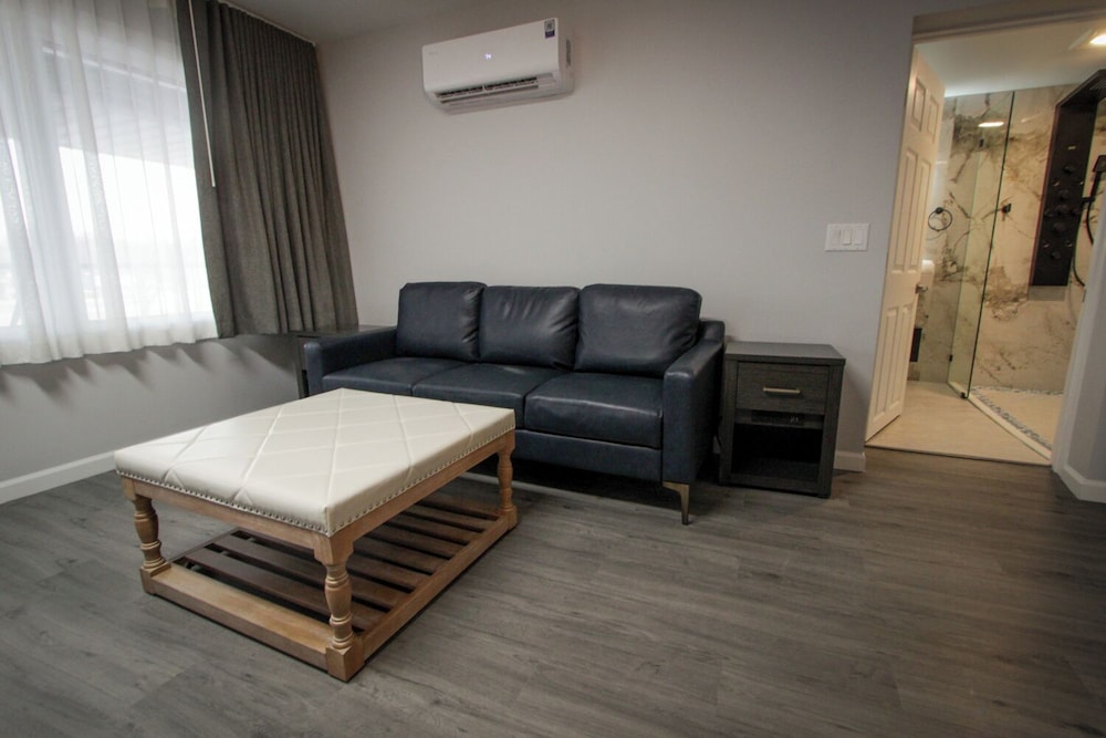 Envi Boutique Hotel 52/74