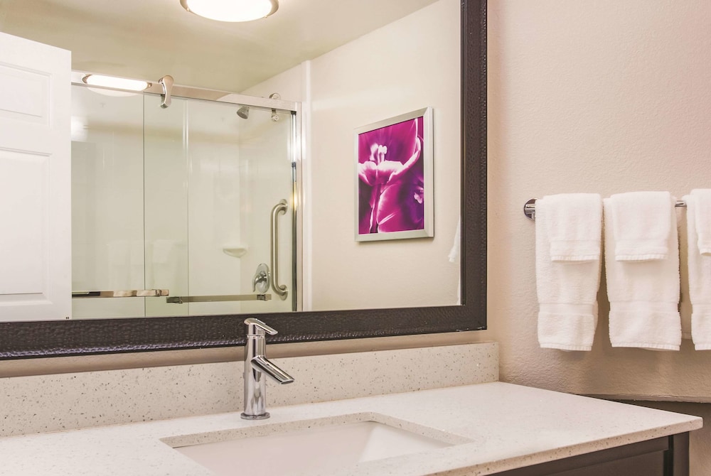 La Quinta Inn And Suites By Wyndham Las Vegas Summerlin Tech 18/49