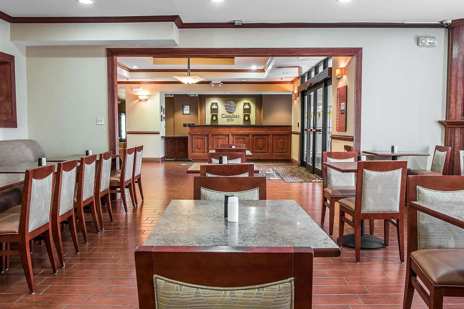 Comfort Inn & Suites University South 20/28