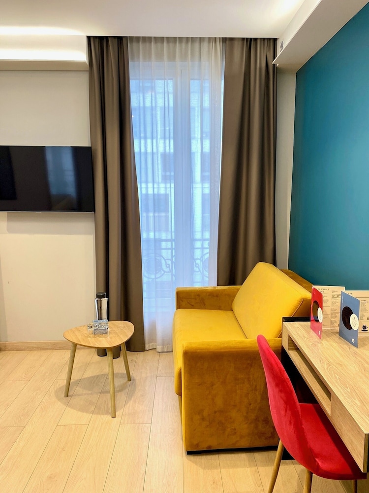 Grand Hotel Clichy 44/61