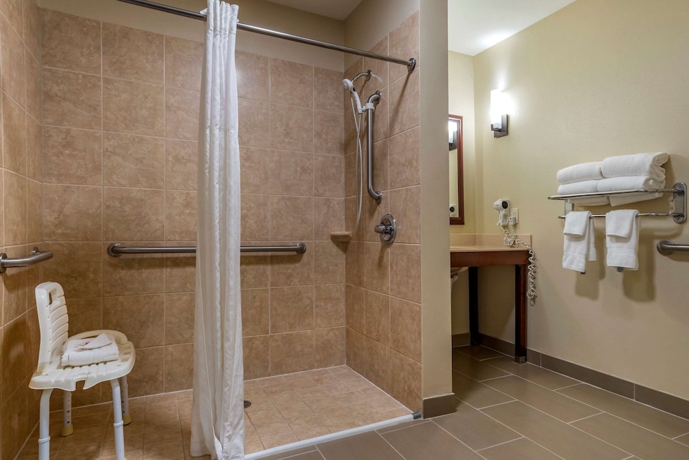 Comfort Suites Niceville Near Elgin Air Force Base 20/61