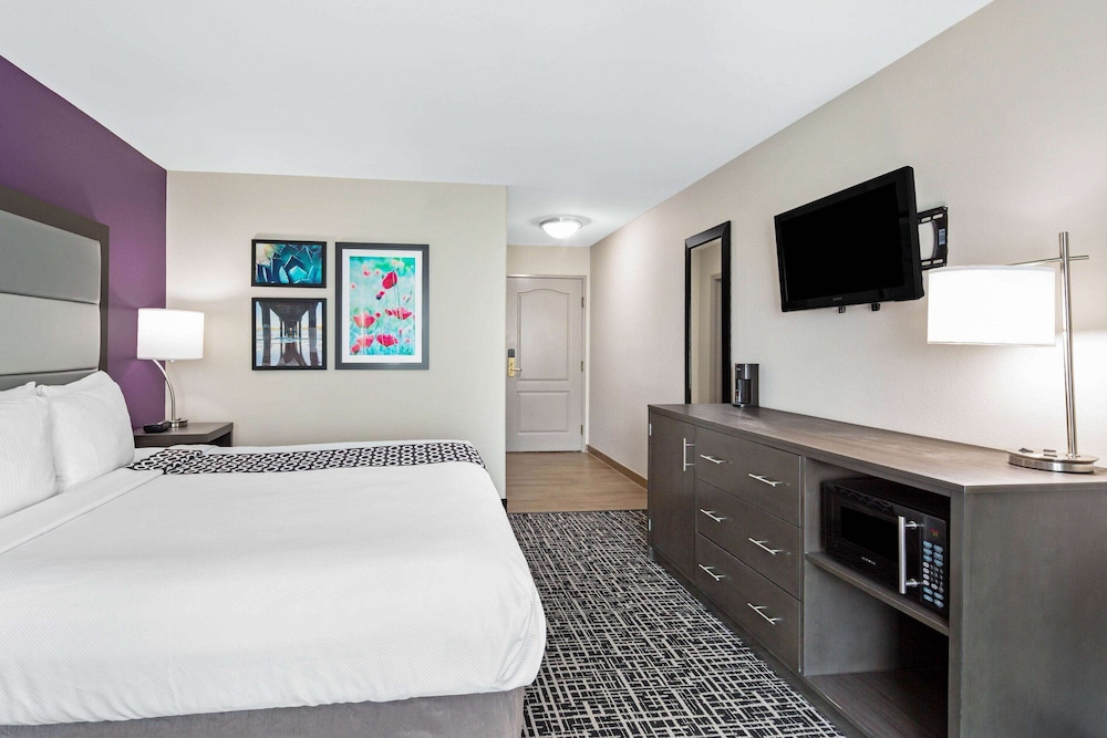 La Quinta Inn & Suites by Wyndham Pharr North McAllen 16/58