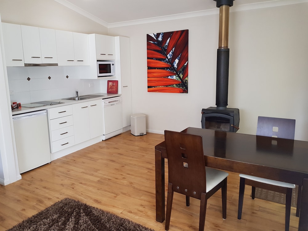 Camelot Boutique Accommodations 33/54