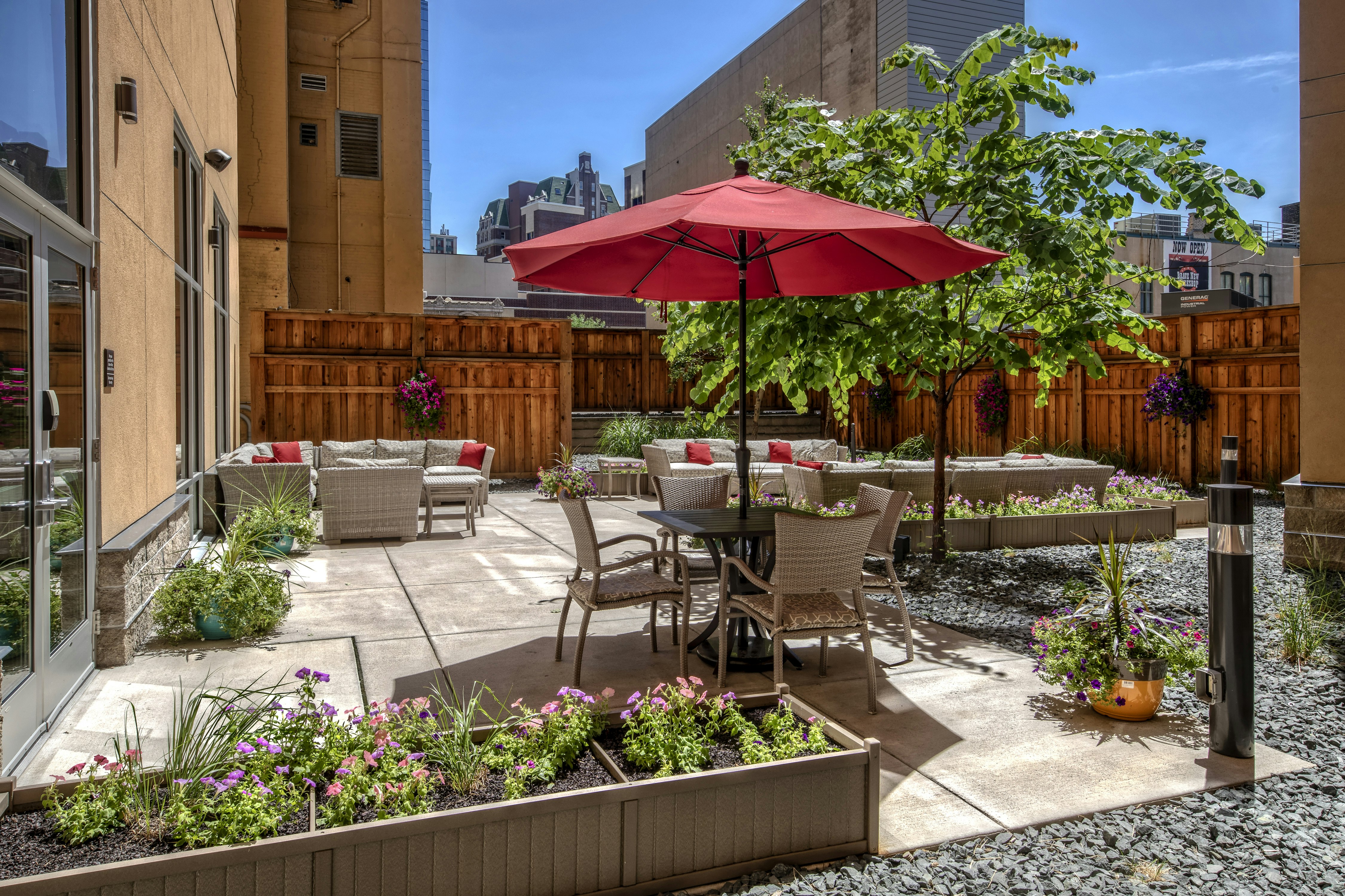 Hampton Inn and Suites Minneapolis Downtown 45/45