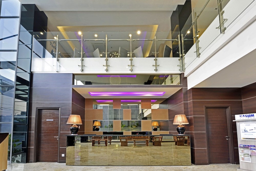 Lobby at Serela Waringin, BANDUNG