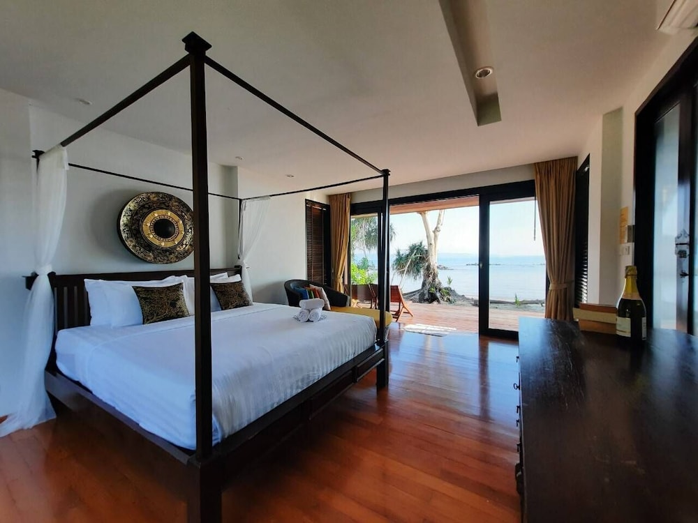 Plub Pla Koh Mak Retreat 27/68