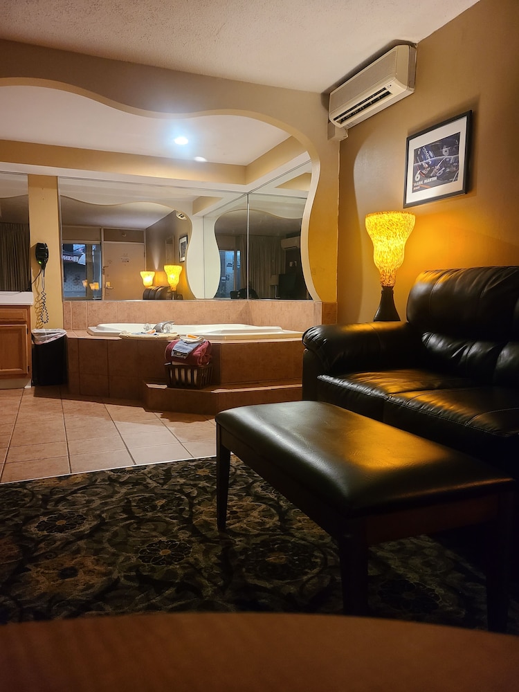 Route 66 Hotel And Conference 11/58