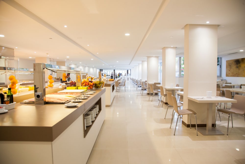 Globales Panama - Adults Only 25/32