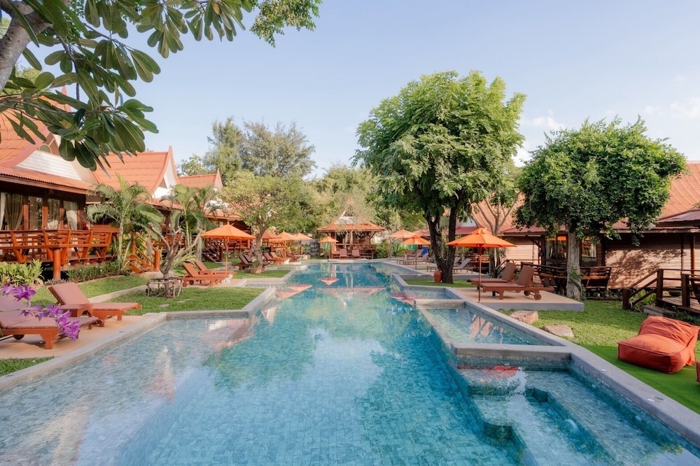 Baan Duangkaew 49/50