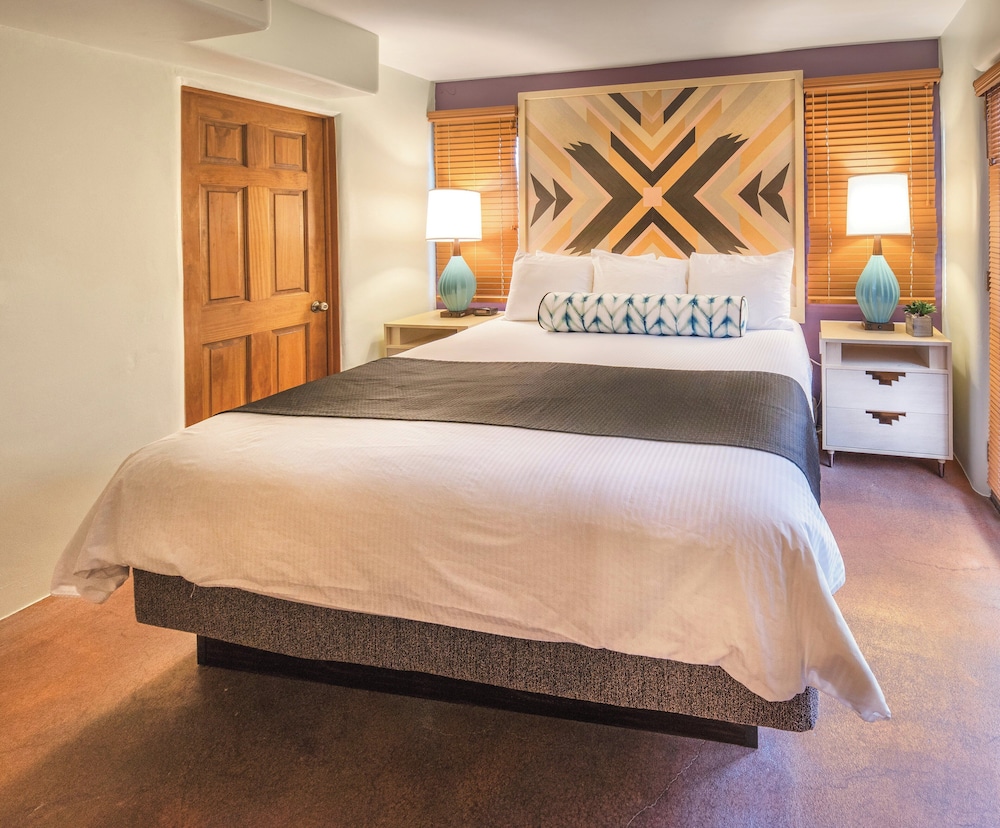 1 BEDROOM, STUDIO, SUITE, KITCHENETTE