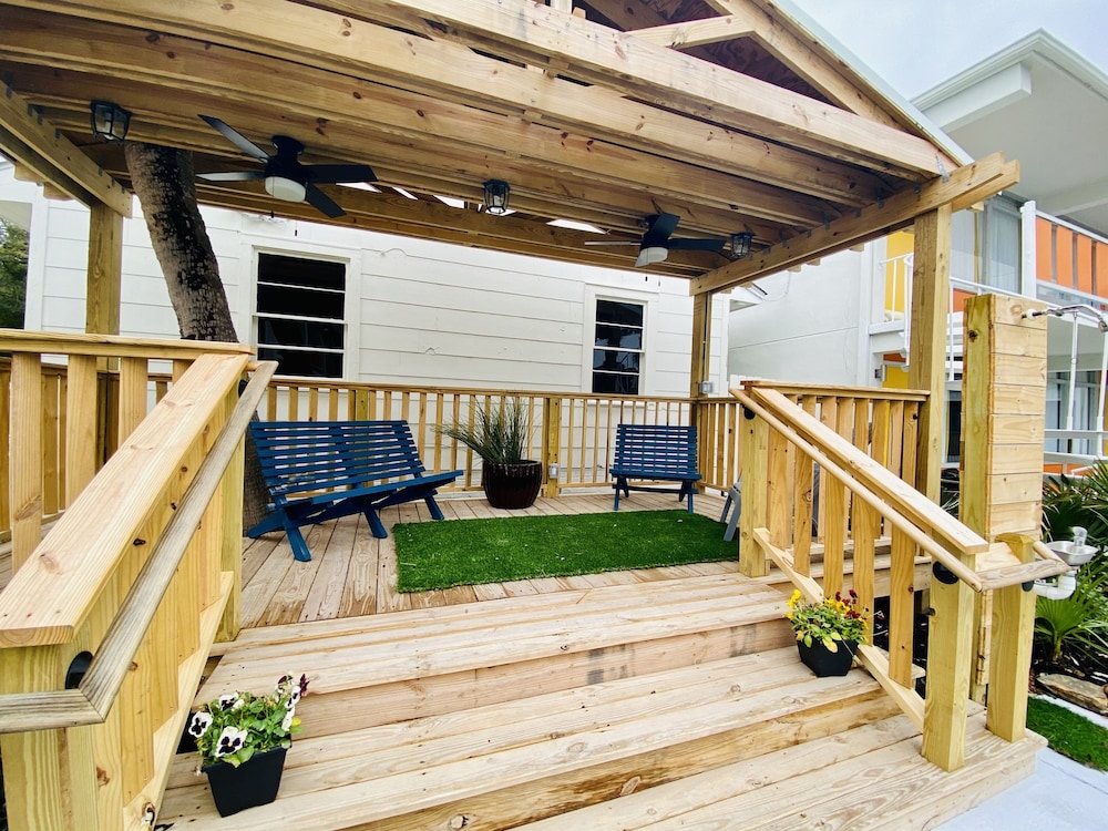 Holiday Shores 30/50