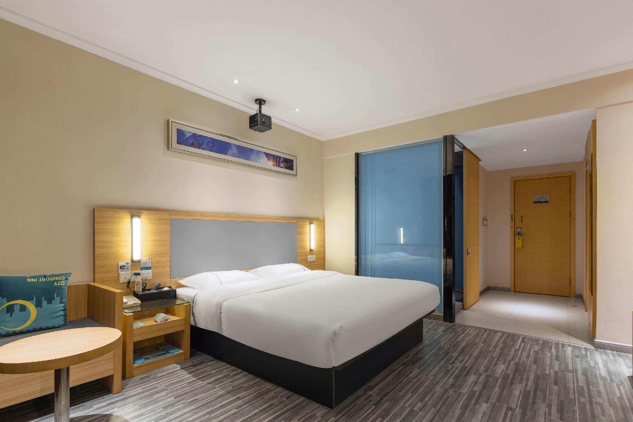 Cinema, King Bed
