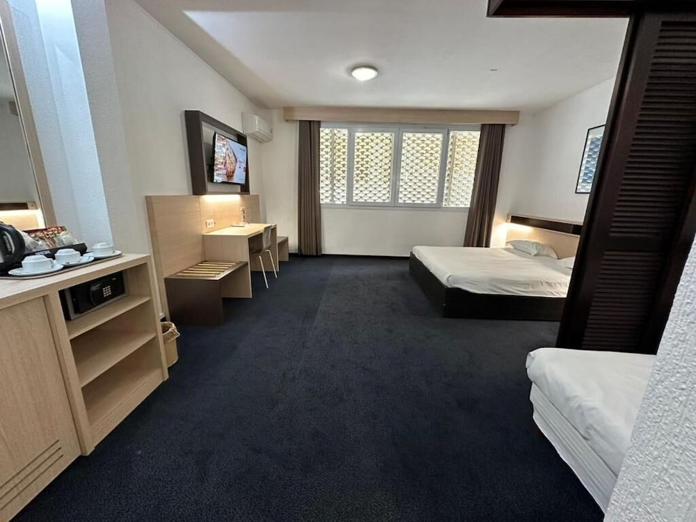 Hotel Le Paris 32/56