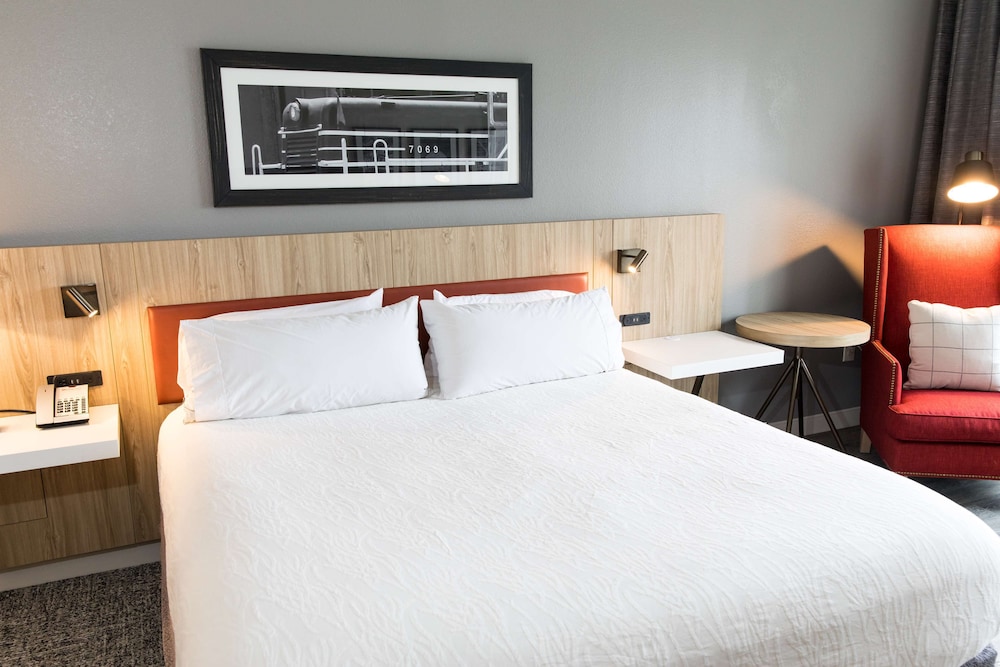 Hilton Garden Inn Savannah Historic District 13/54