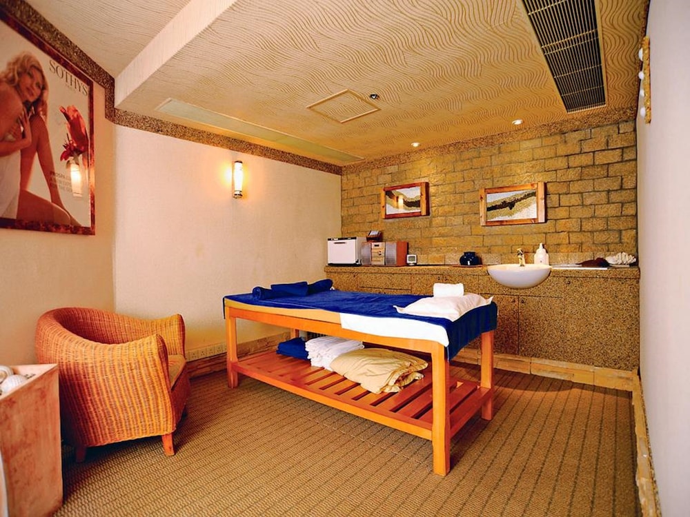 Harbour Plaza Resort City 23/62