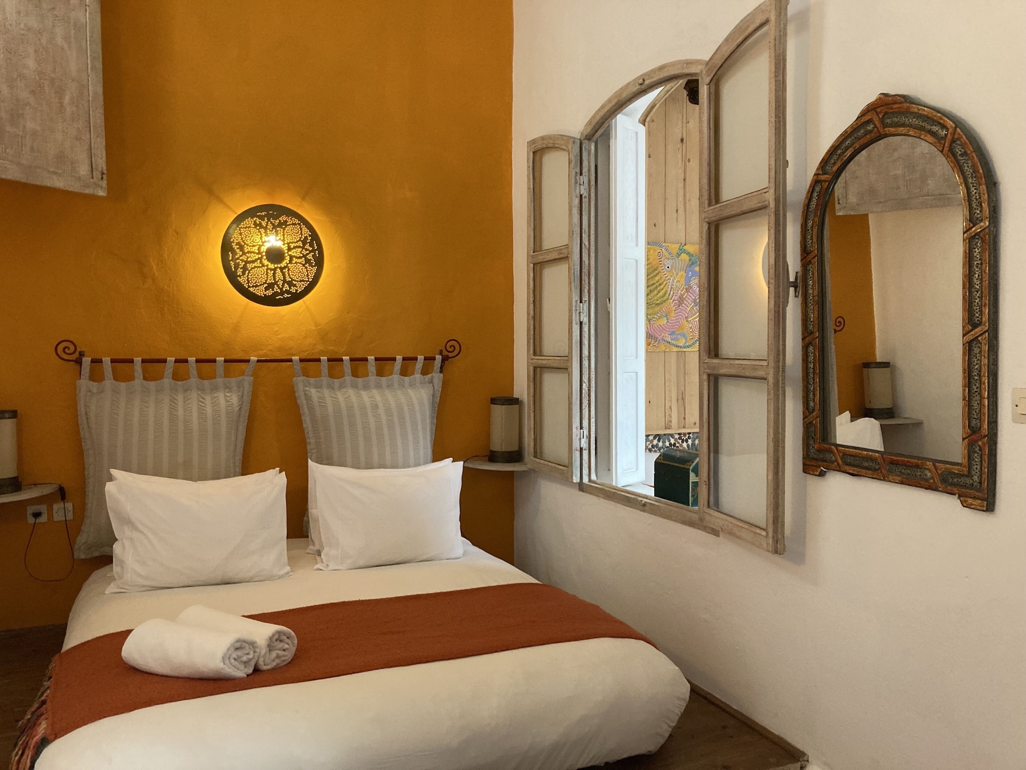 BASIC, DOUBLE BED, PRIVATE BATHROOM