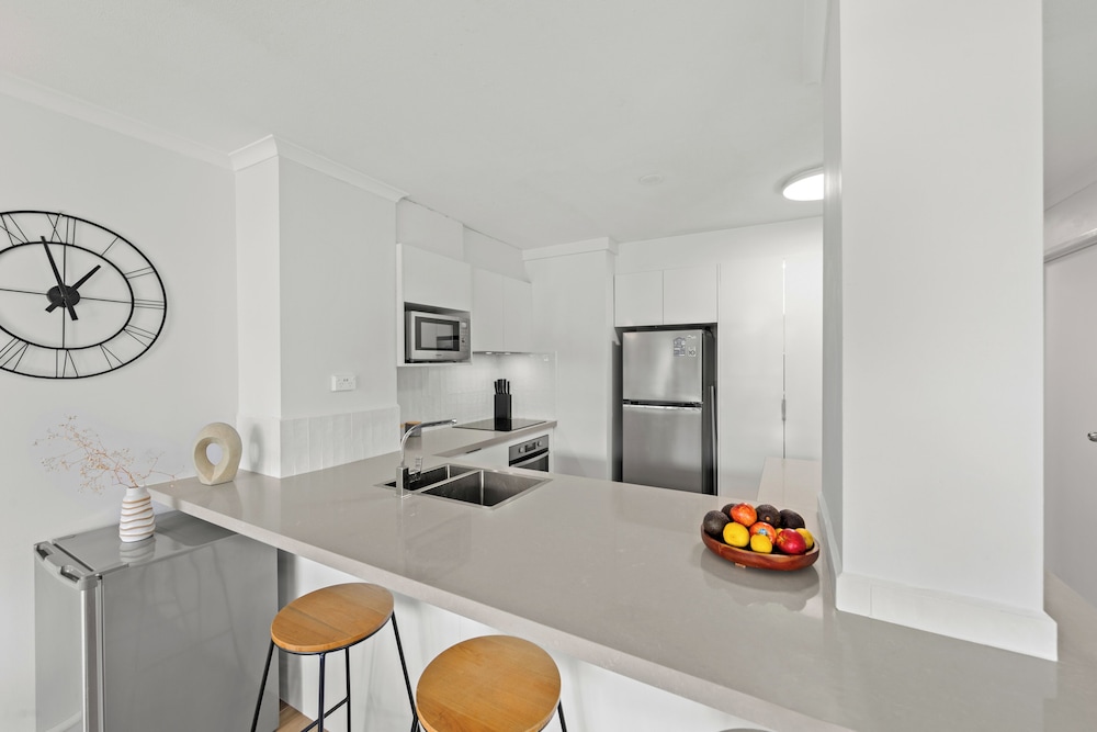 WINDWARD APARTMENTS 9/81