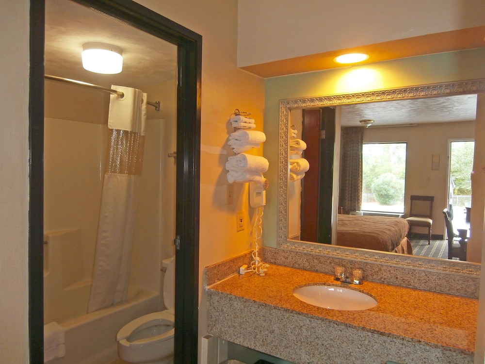 Americas Best Value Inn Augusta South 18/24
