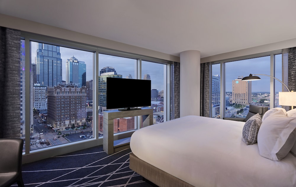 Loews Kansas City Hotel 28/78