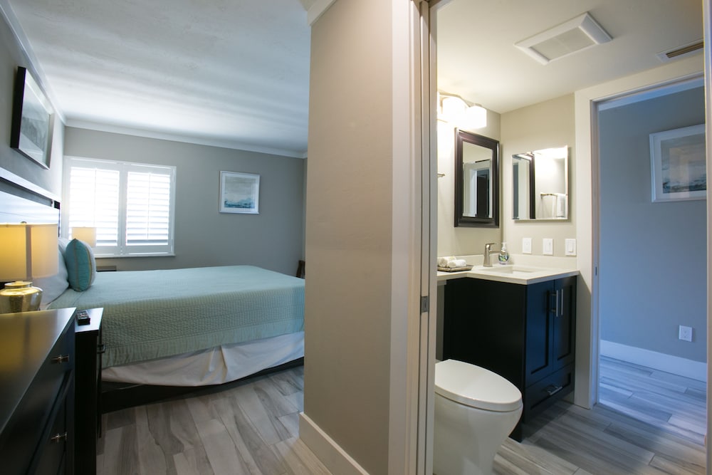 Marco Beach Vacation Suites 23/73