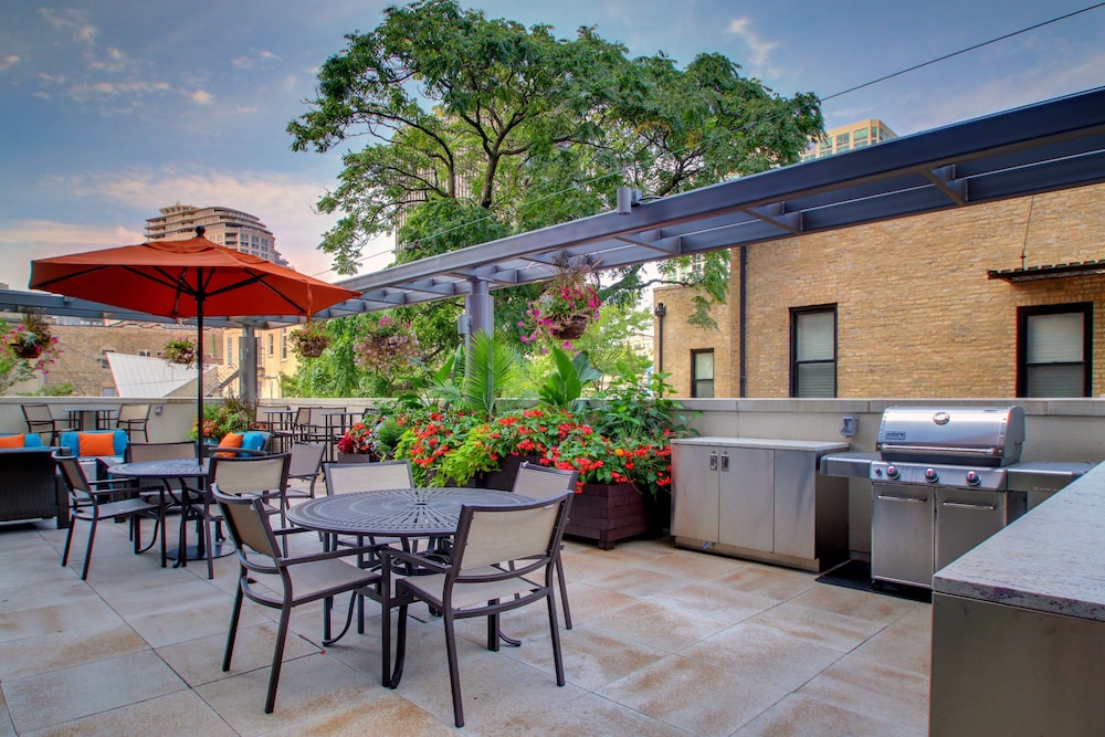 Hyatt House Chicago/Evanston 54/65