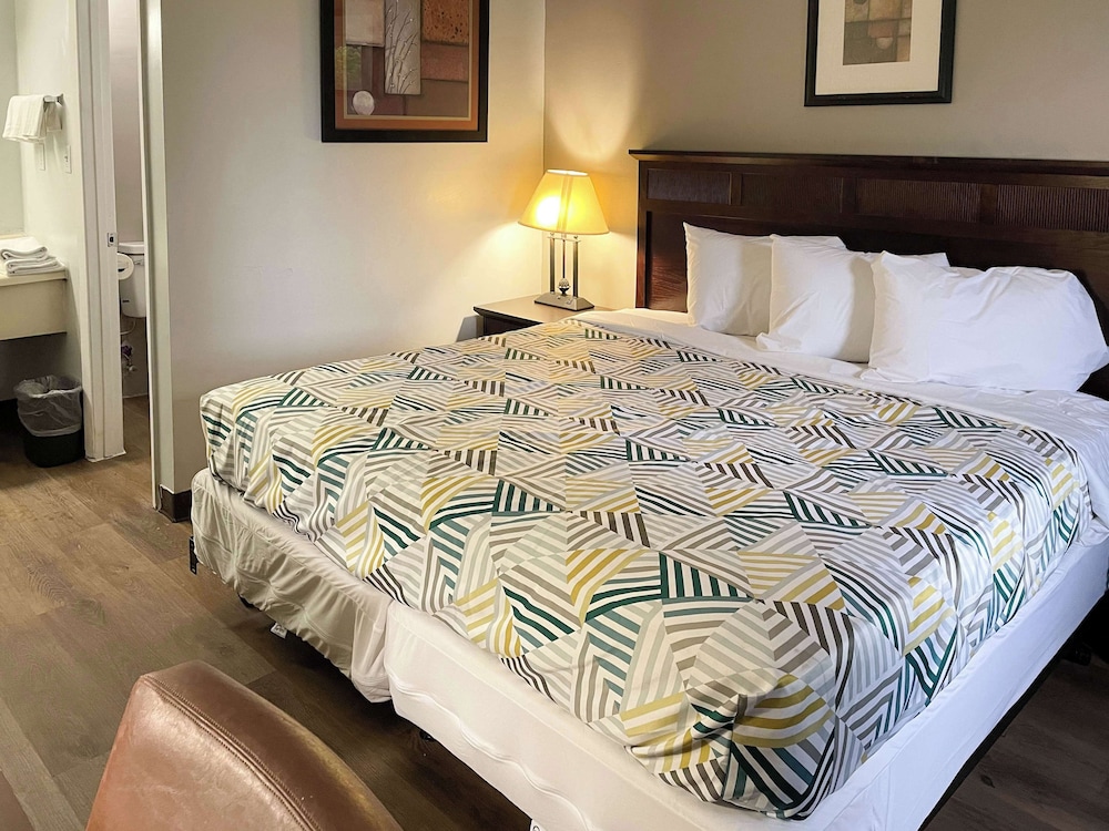 OYO Hotel Wytheville I-77 & I-81 10/40