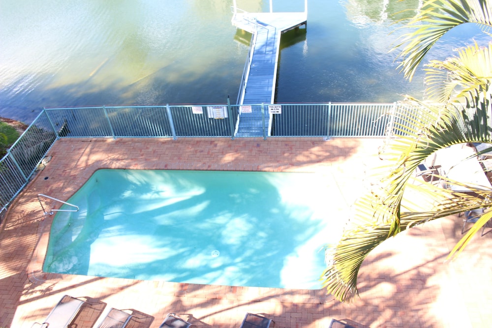 SURFERS RIVERSIDE APARTMENTS 15/43