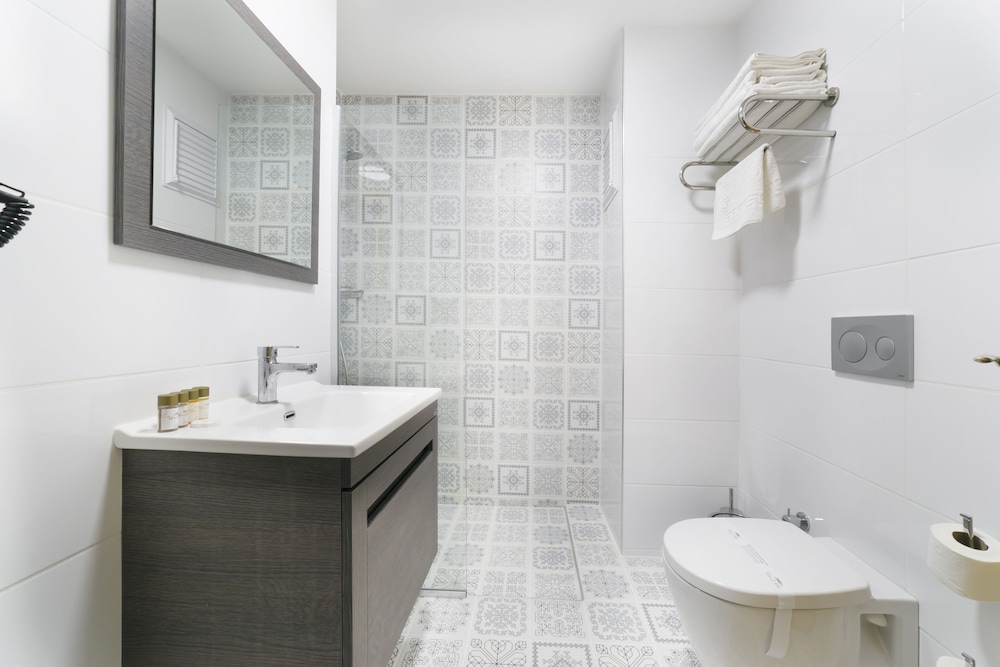 Viva La Vita Hotel Bornova 39/40