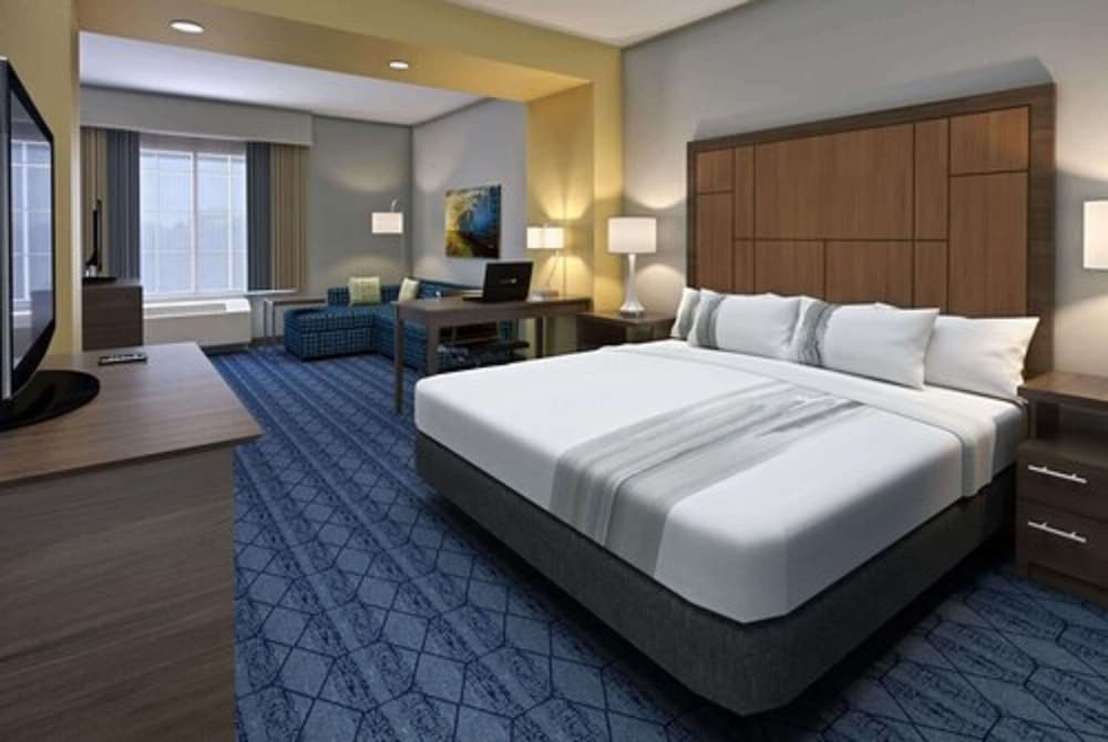 La Quinta Inn and Suites by Wyndham Round Rock East 11/43
