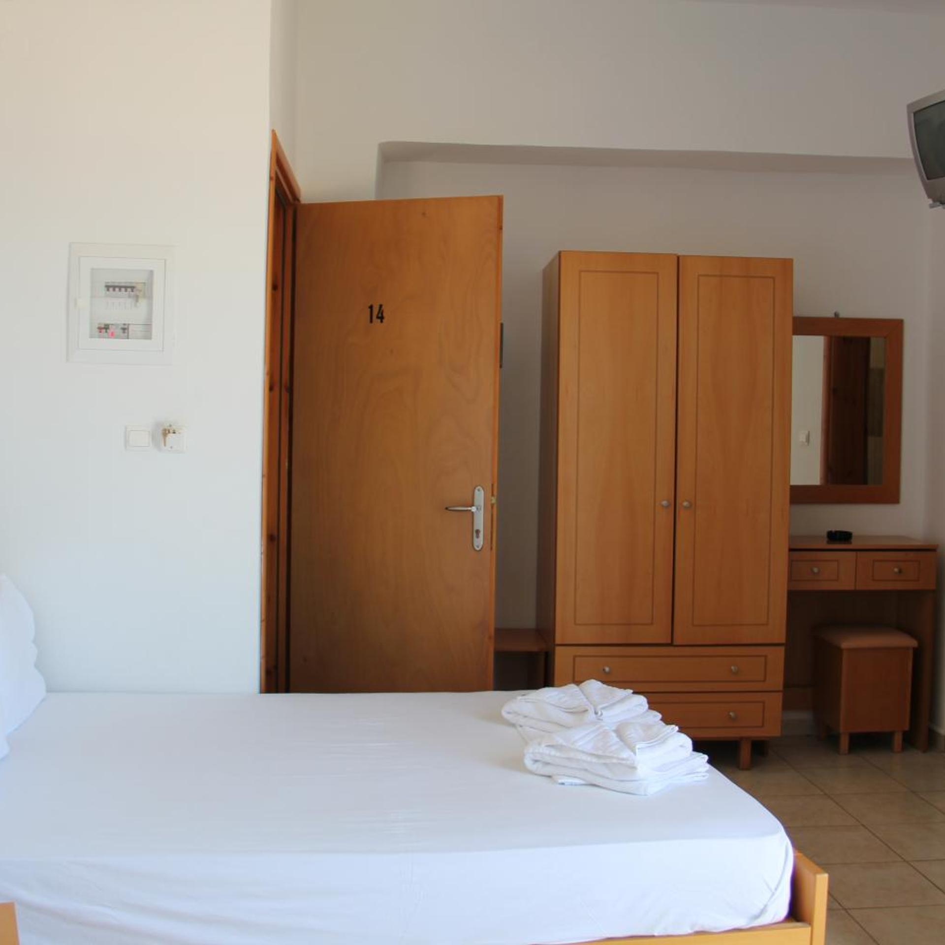 Stavris Hotel 14/50