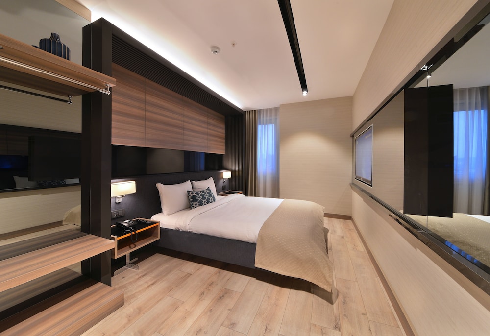 Nish Palace Exclusive Suites 16/48