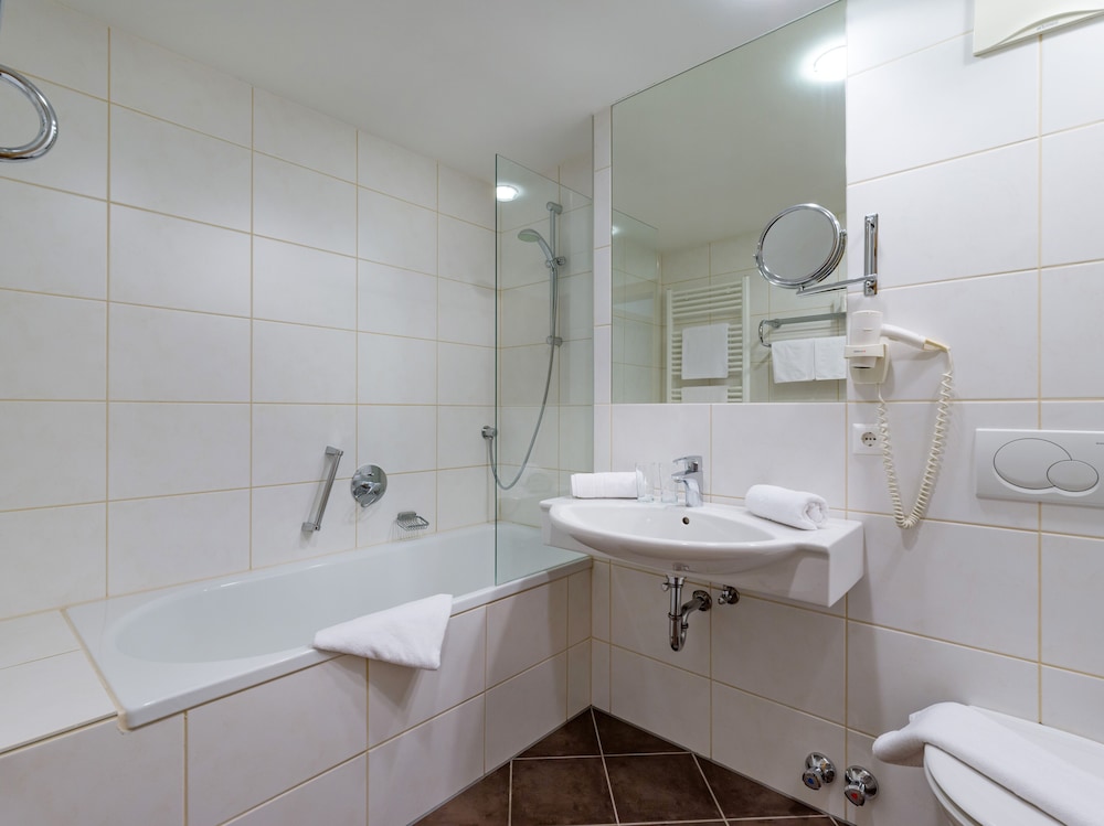 HARMONY HOTEL HARFENWIRT 37/38