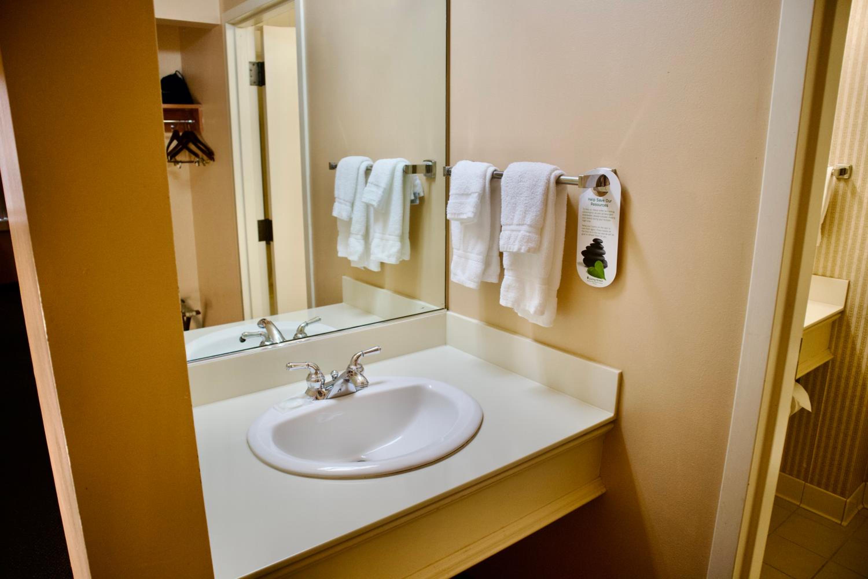 غرفة بسرير كينج بجاكوزي، Hotel Mead 7/10