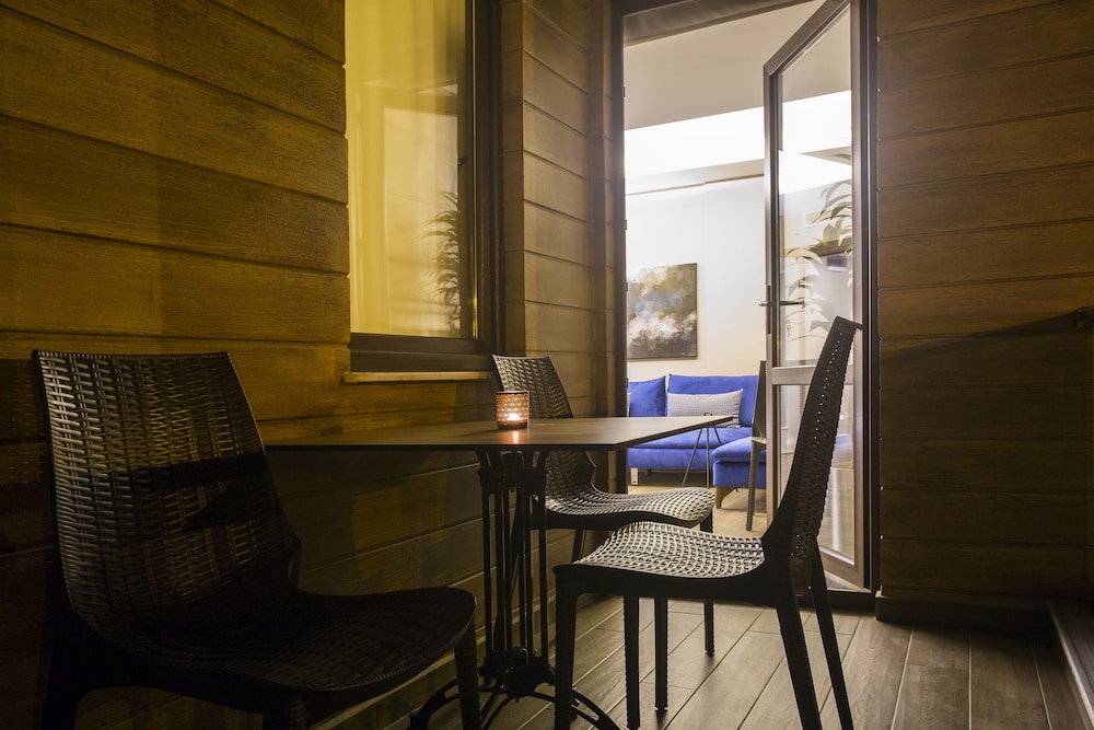 Maxuite Hotel In Home 19/37