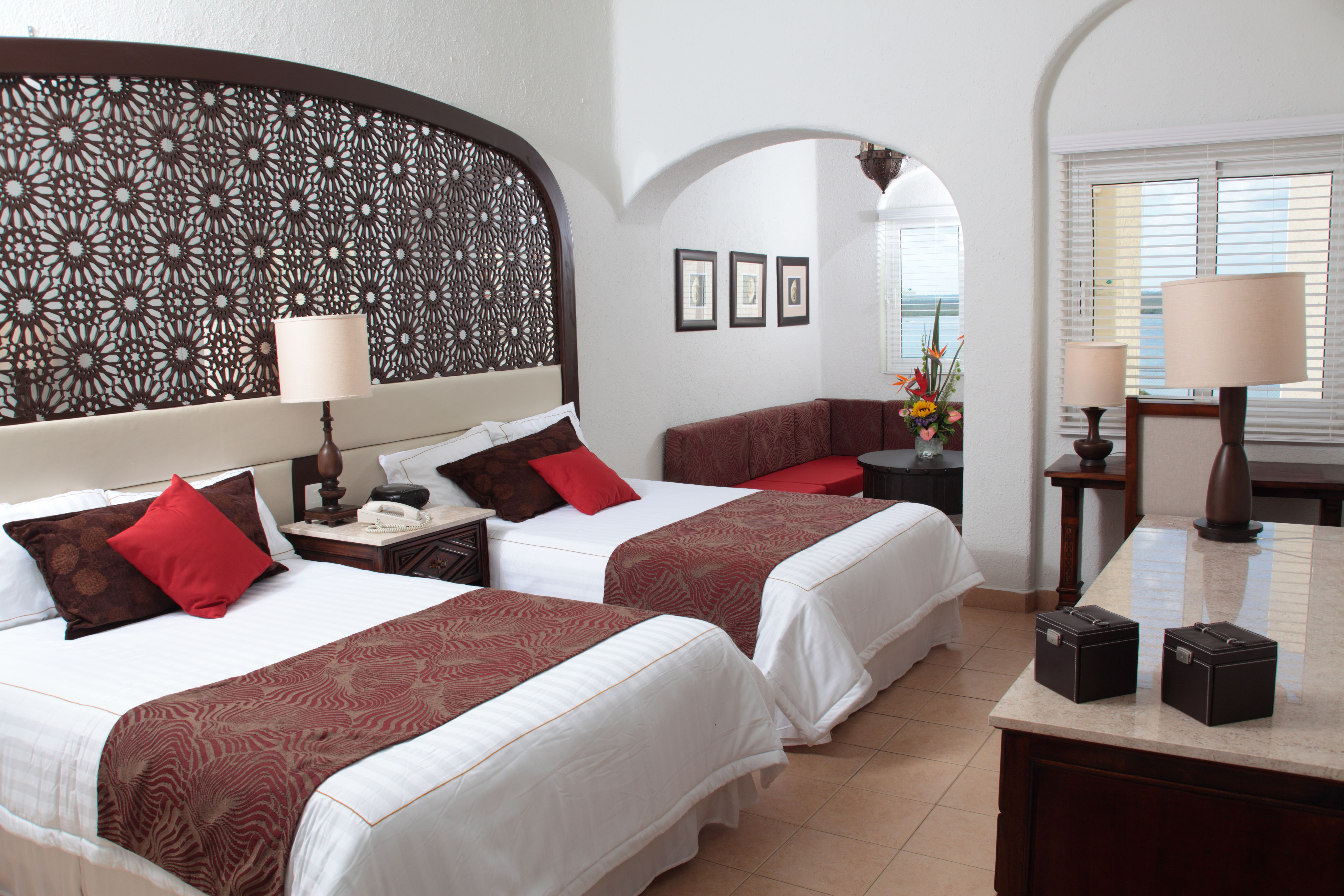 Deluxe, Double Bed