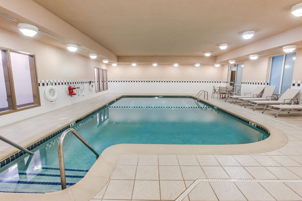 Holiday Inn Express Hotel & Suites Bethlehem 27/72