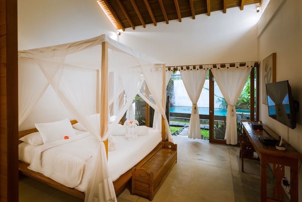2 BEDROOMS, VILLA, PRIVATE POOL